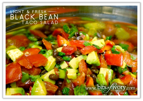 Light and Fresh Black Bean Taco Salad with cilantro and lime | www.bitsofivory.com